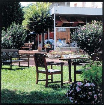 La Bourbonnaise Hotel Serezin-du-Rhone Exterior photo